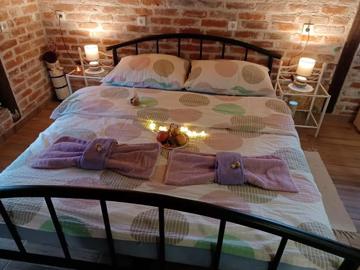 Apartment Ada Bed & Breakfast Gracac  3*, Gracac (Zadar)