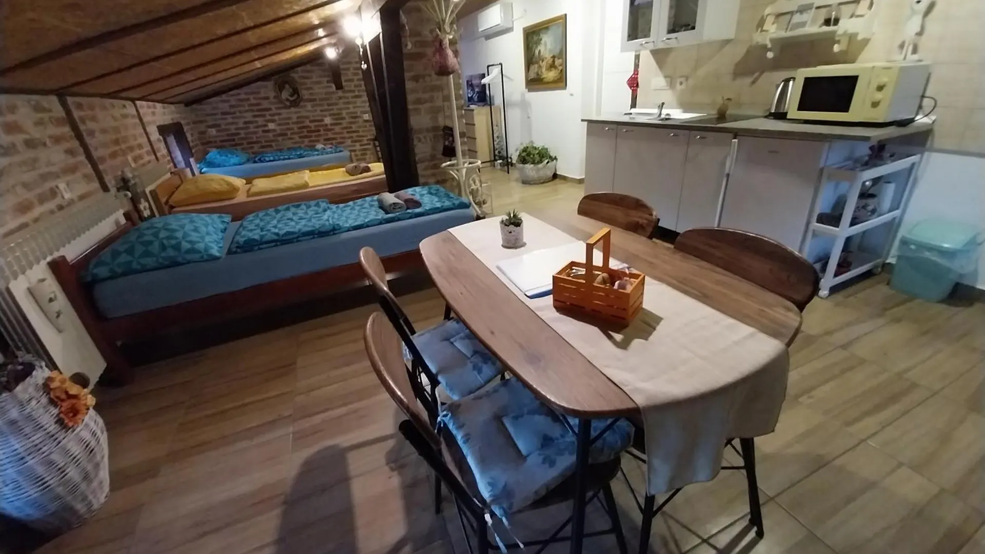 Apartment Ada Bed & Breakfast Gracac  3*, Gracac (Zadar)