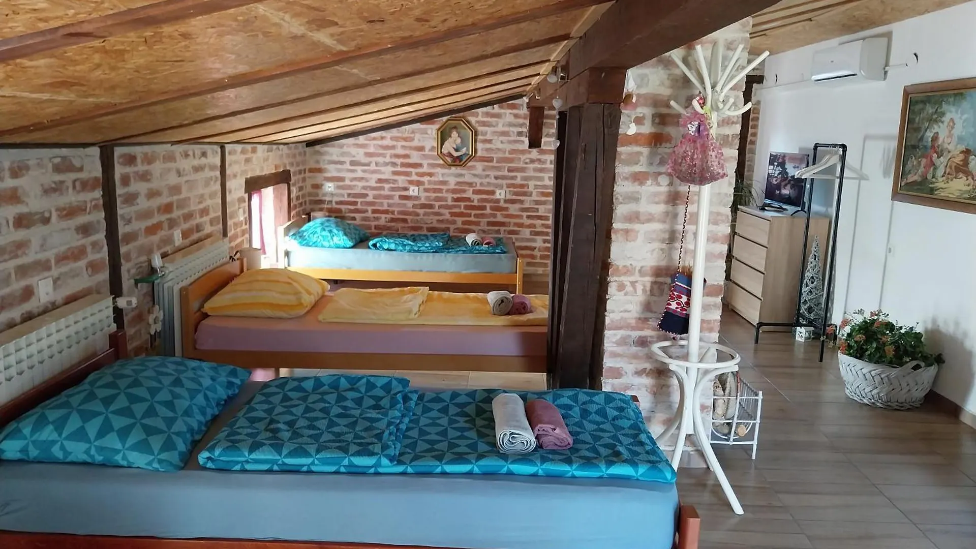 Apartment Ada Bed & Breakfast Gracac  3*, Gracac (Zadar)