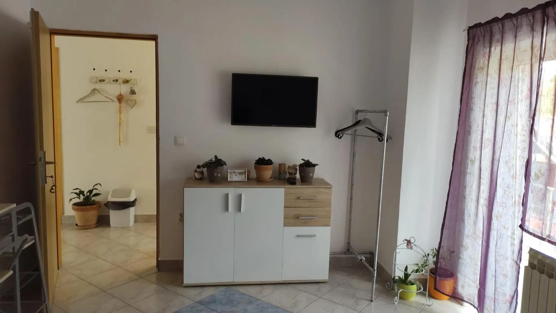 Apartment Ada Bed & Breakfast Gracac  Aparthotel